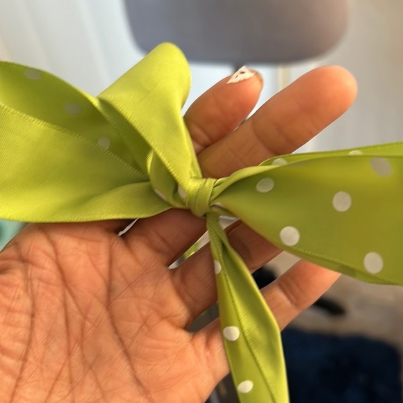 Home goods Home Decor. Hanging wall decor Kelly Green W bow& logo message. - Picture 5 of 5